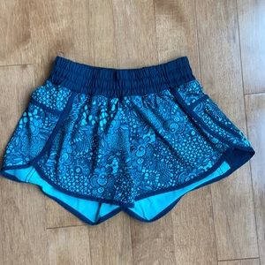 Lululemon Teal Tracker low-rise Running shorts 4” Size 4